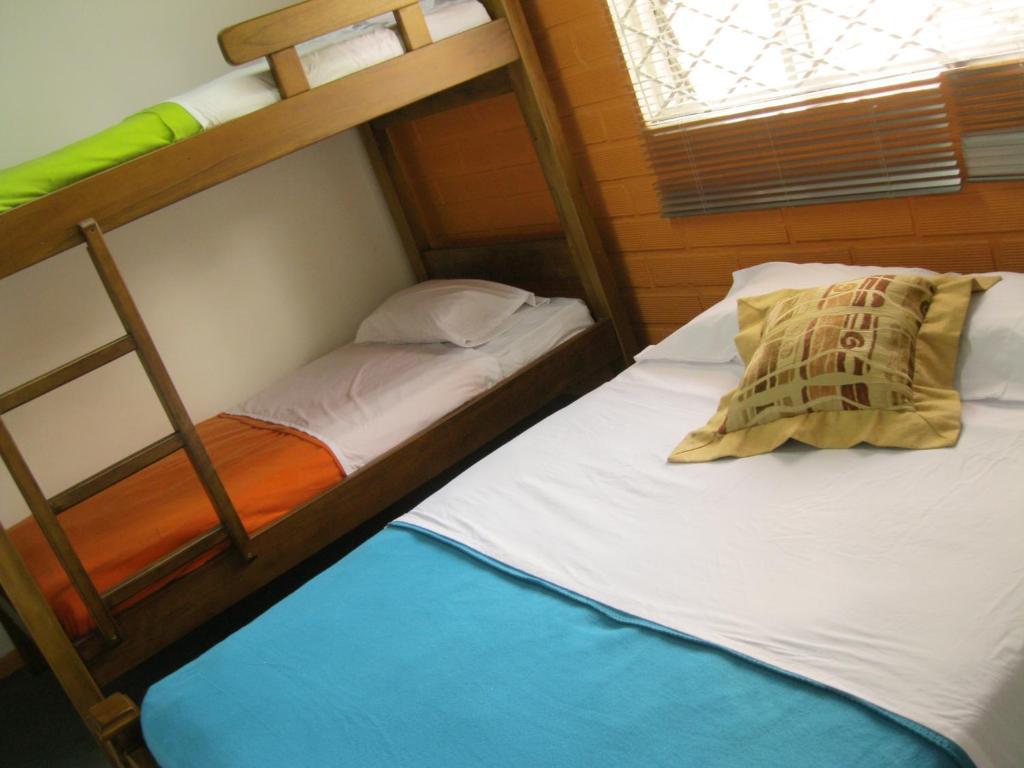 Spring City Hostel Medellín Buitenkant foto