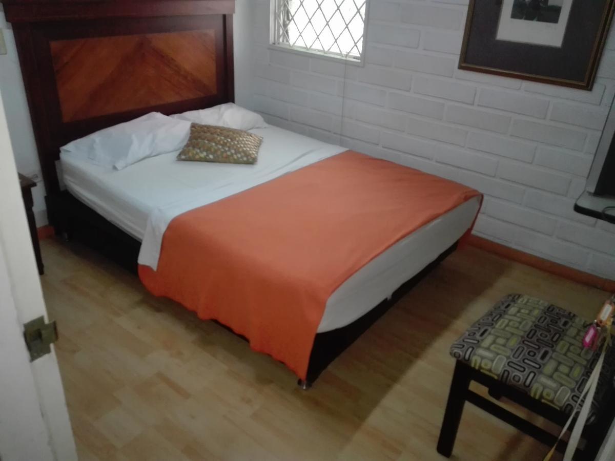 Spring City Hostel Medellín Buitenkant foto