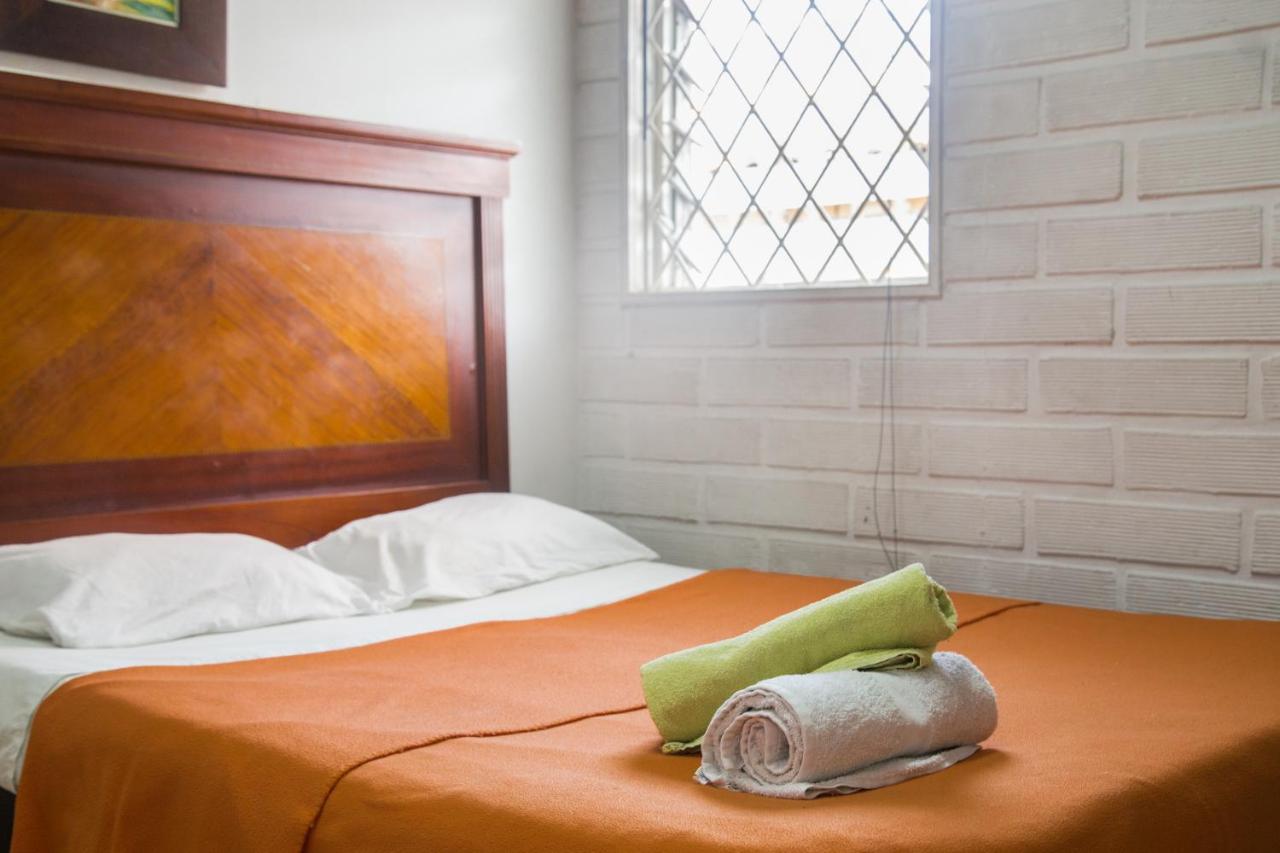Spring City Hostel Medellín Buitenkant foto